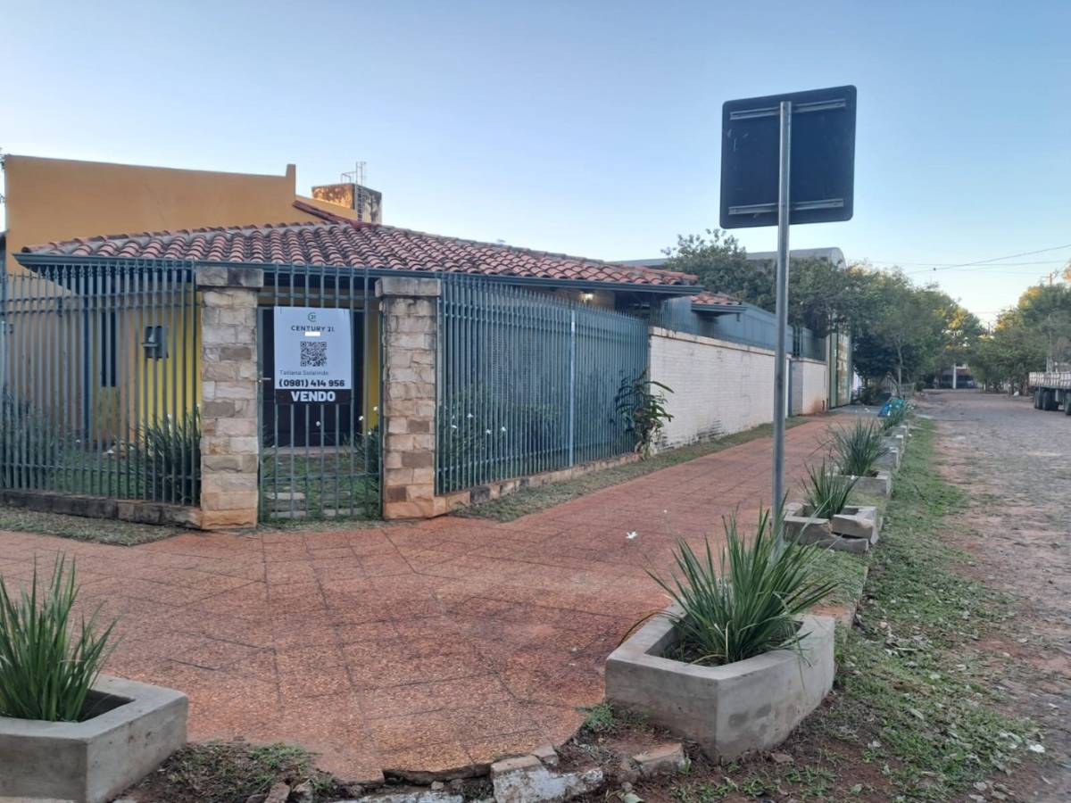 Casa en esquina en venta en planta baja, Fernando de la Mora Norte — foto 2