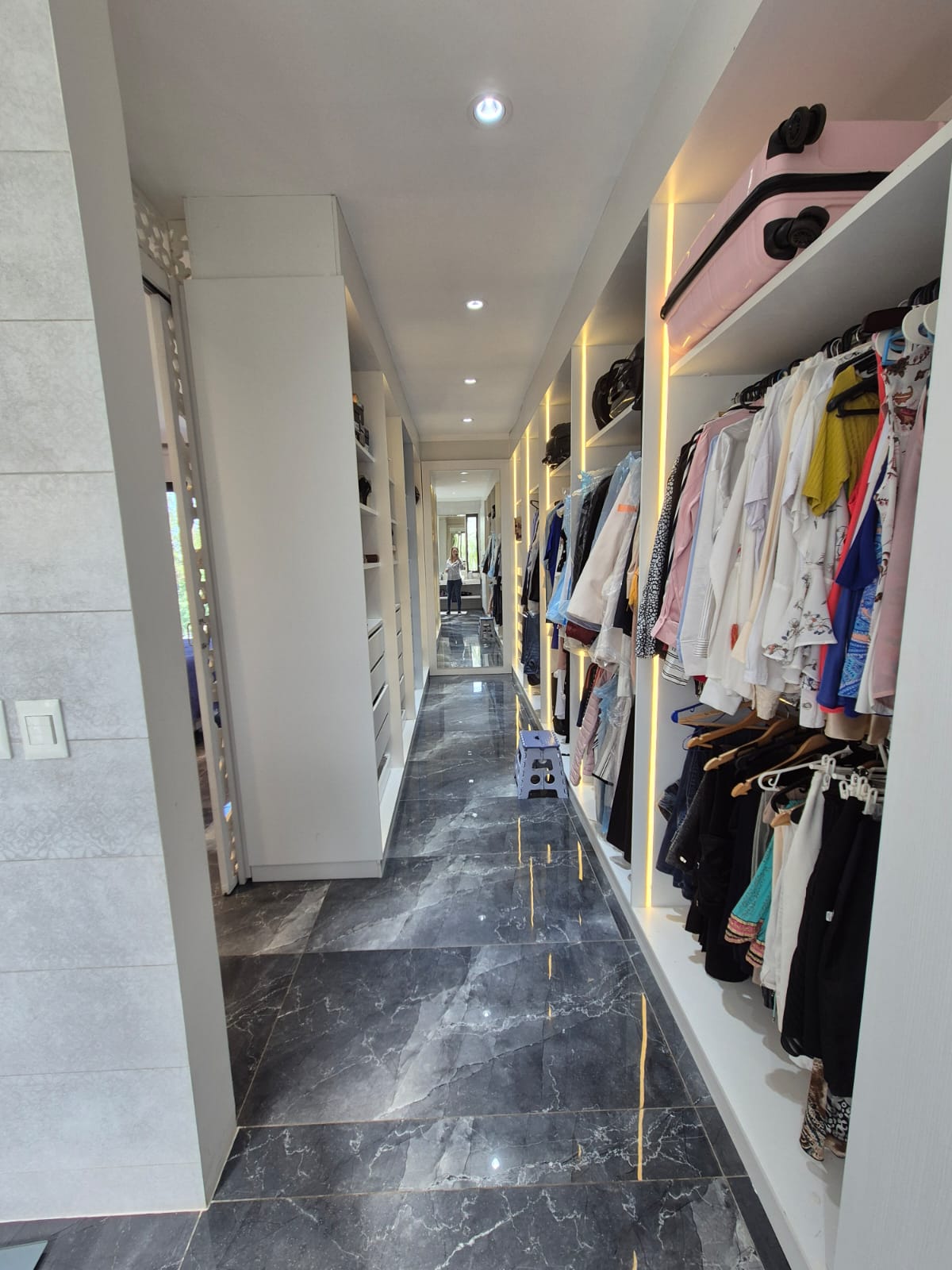 VENDO IMPONENTE CASA EN  CONDOMINIO EN  SAN BERNARDINO CON VISTA AL LAGO — foto 2