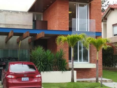 Casa De Lujo Colinas Del Urubo