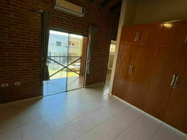 Dúplex en 4 Mojones con Quincho y 2 Cocheras – ¡Listo para Mudarse! (11178) — foto 3