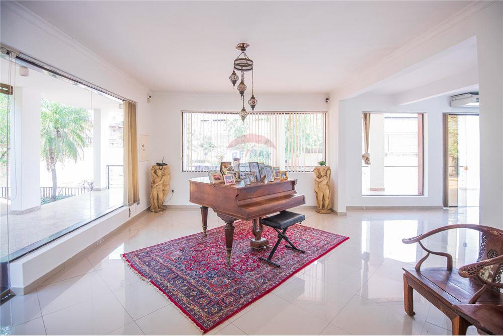 Residencia - Alquiler - San Lorenzo, Paraguay, Lujo! — foto 3
