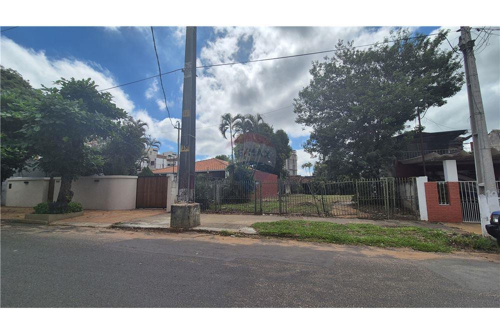 TERRENO EN YCUA SATI A PASOS DE PASEO LA GALERIA — foto 2