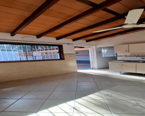 EN ALQUILER CASA EN BARRIO MBOCAYATY — foto 3