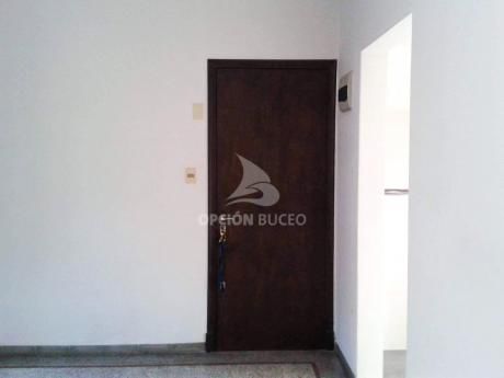 Apartamento En Alquiler En Brazo Oriental, 2 Dormitorios