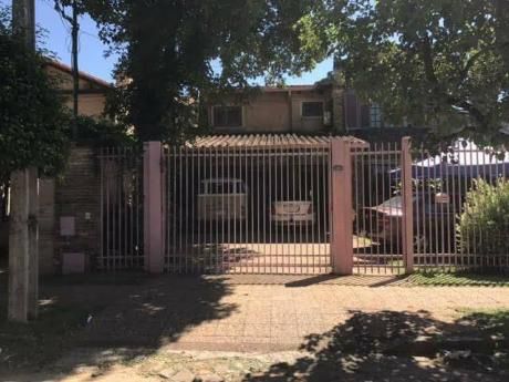 Casa Bo. Manora A Pasos De La Avda. San Martin Y Mola Lopez)