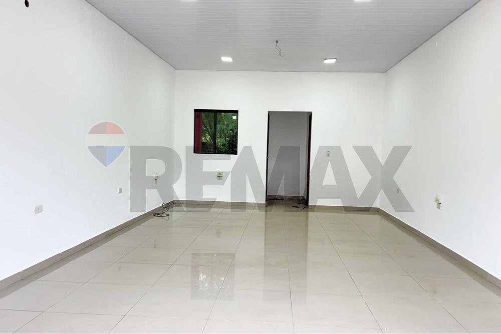 Local comercial en alquiler en Villa Elisa — foto 2