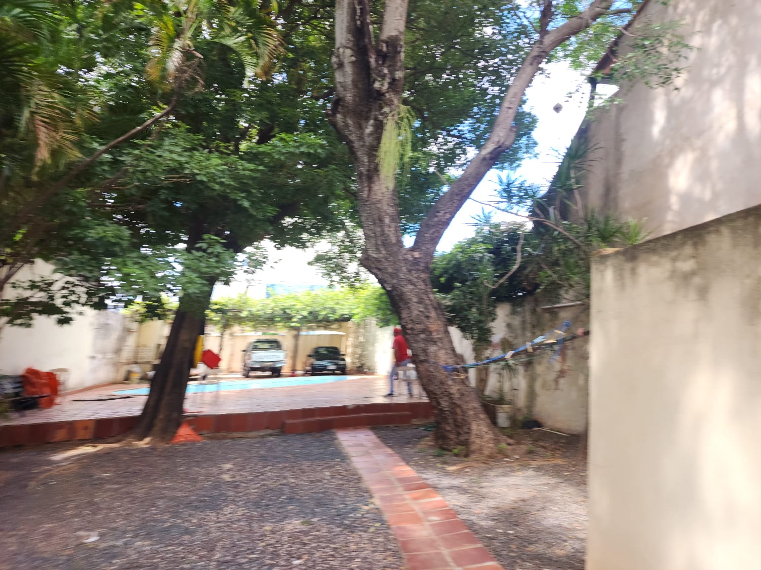 ¡VENDO AMPLIA PROPIEDAD CON CONSTRUCCIÓN A DEMOLER! — foto 3