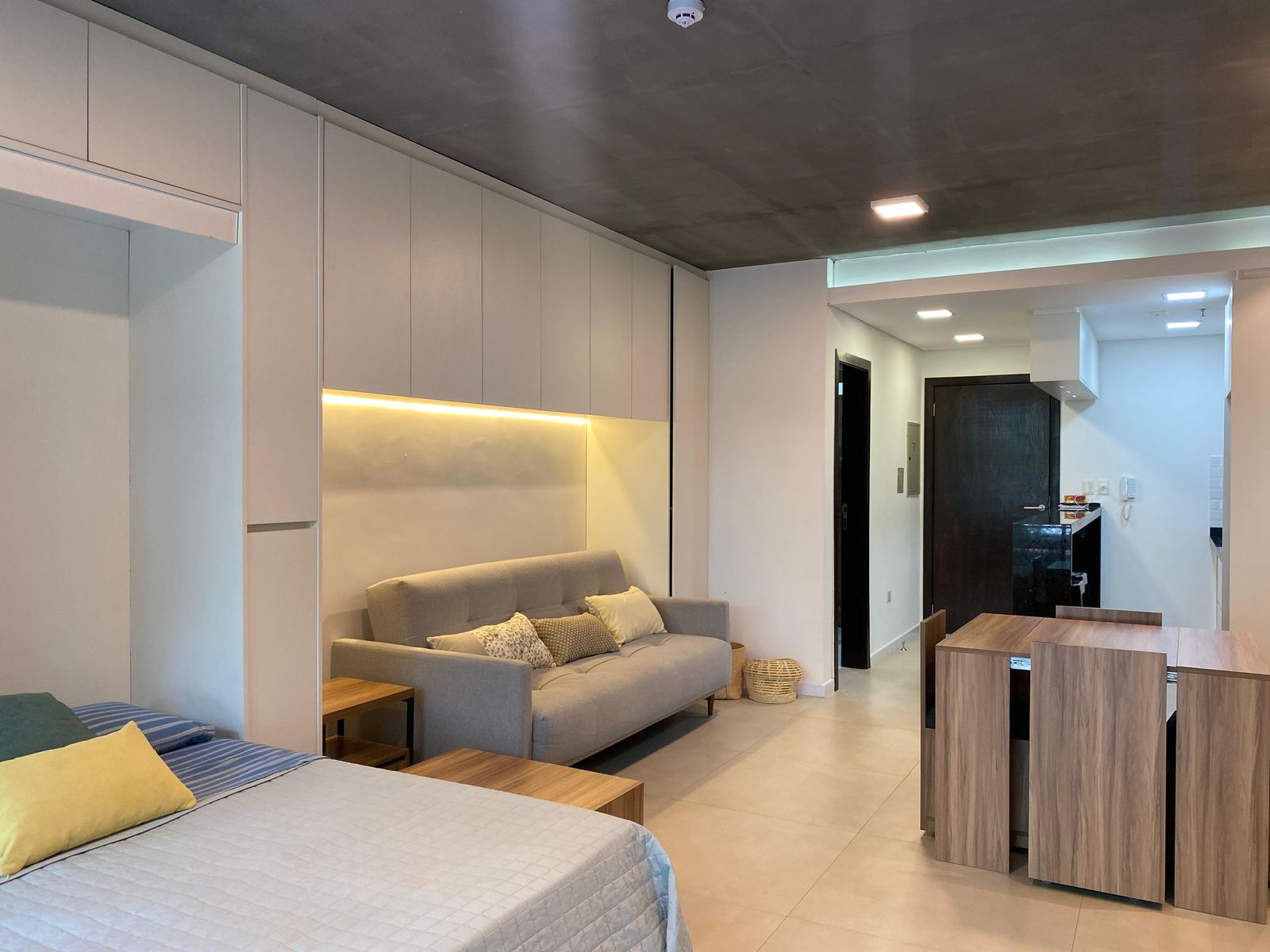 Vendo monoambiente amoblado en Edificio Flats Las Mercedes — foto 3