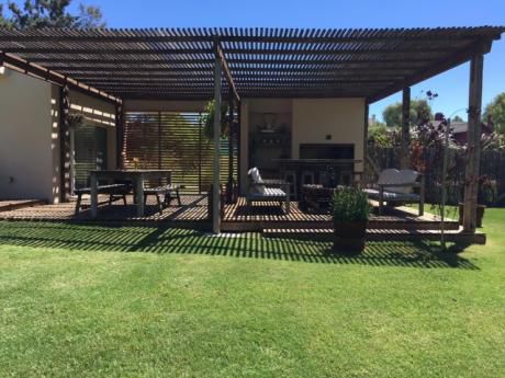 Venta Casa 3 Dormitorios Barrio Privado Altos De La Tahona