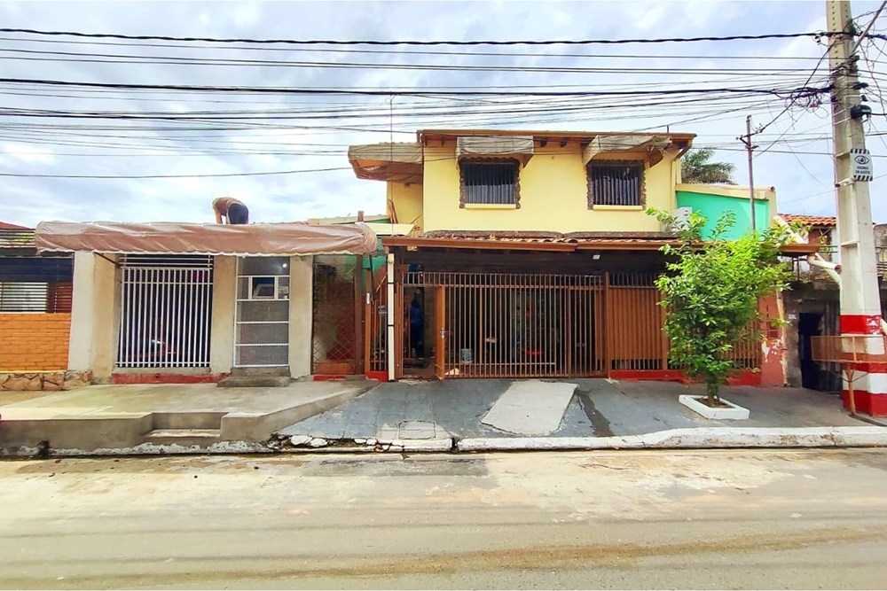 Casa en venta en Loma Pytá