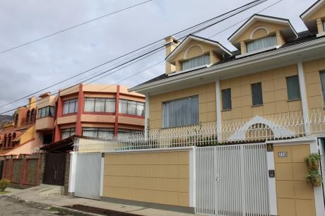 Casa En Alquiler Zona Achumani $us 2000