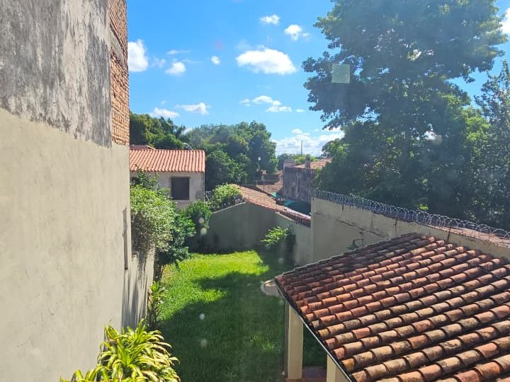 AMPLIA CASA EN ALQUILER EN BARRIO LAS MERCEDES — foto 2