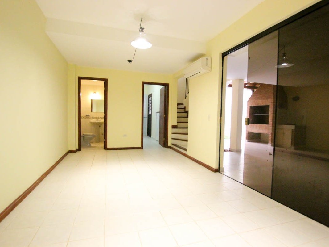 ALQUILO DUPLEX 3 DORMITORIOS EN YCUA SATI — foto 3