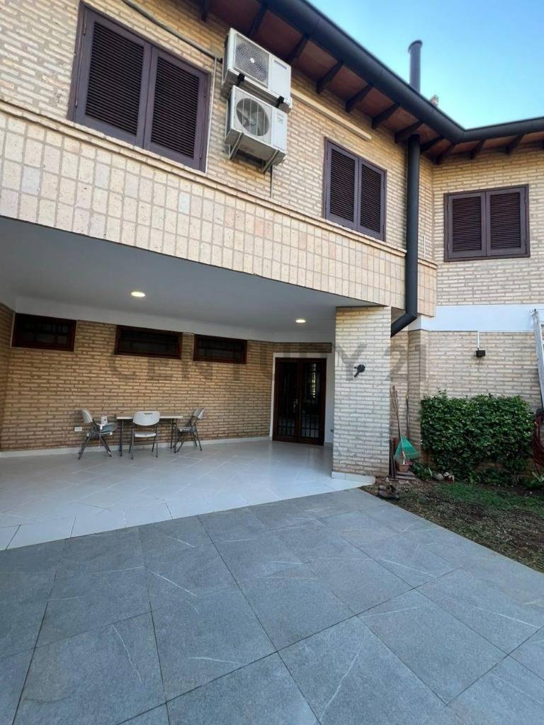 Casa en alquiler en Mburucuyá