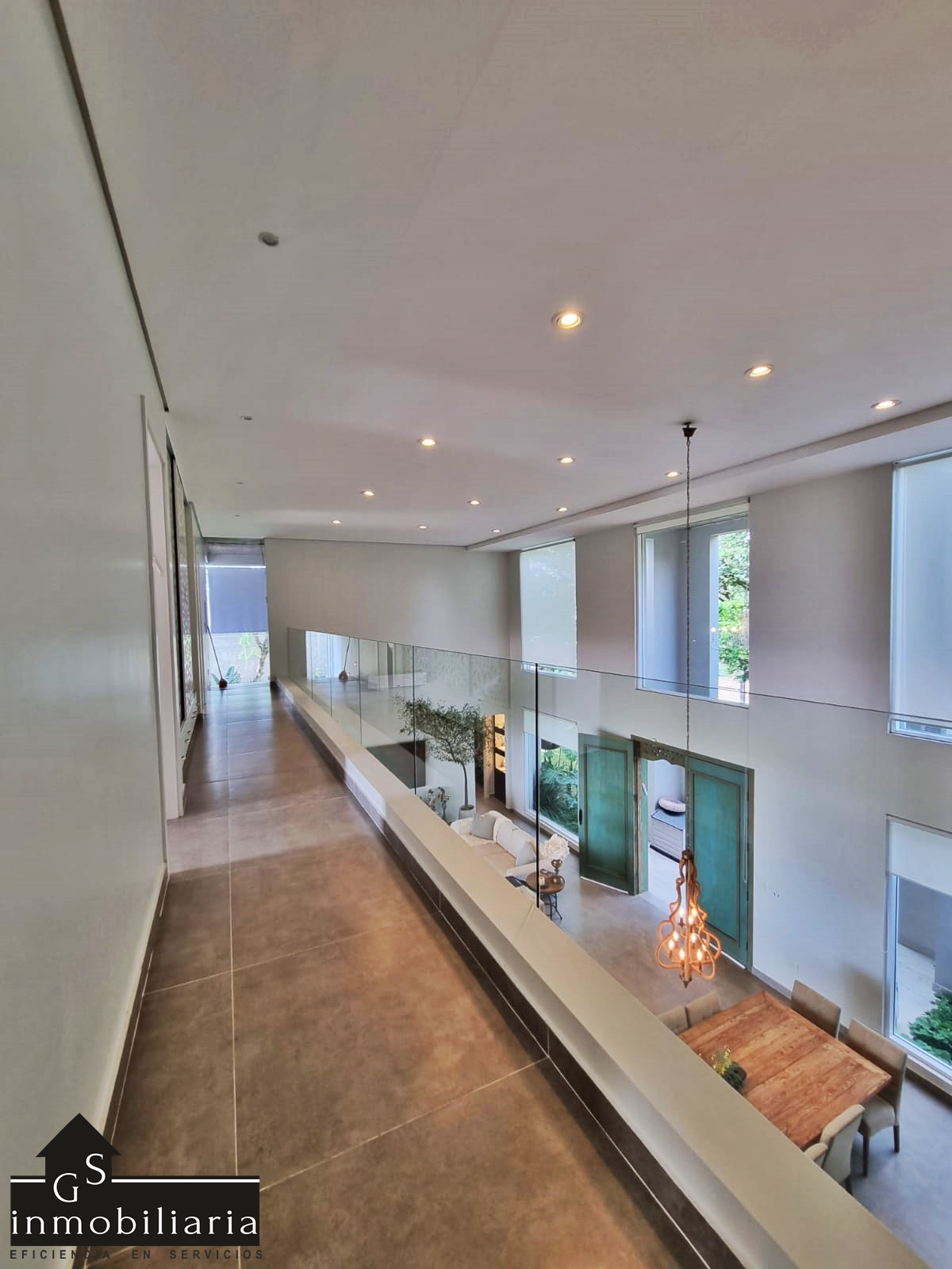 MAGNIFICA RESIDENCIA EN ALQUILER SOBRE EL LAGO EN ALQUILER — foto 3