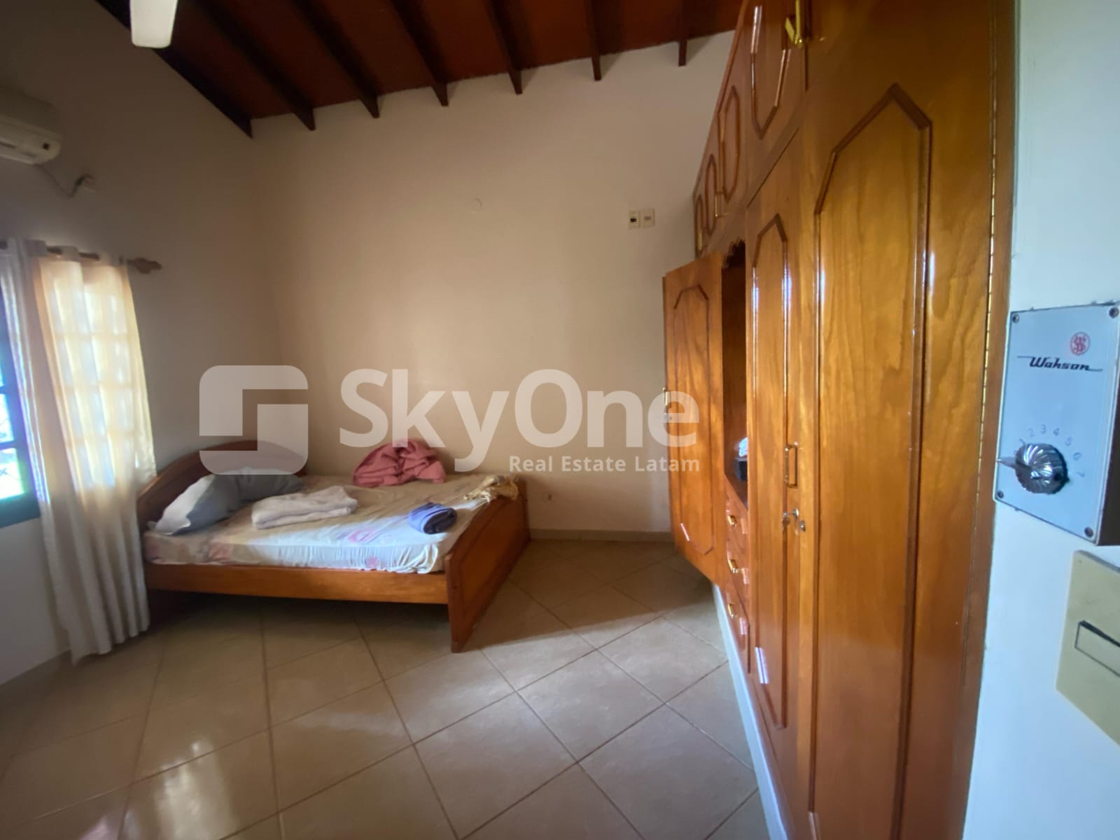 Casa en venta – 5 habitaciones – Piscina y quincho – Ciudad del Este — foto 2