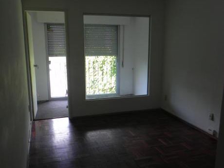 Alquiler De Apartamento De 1 Dormitorio En Centro. Canelones.