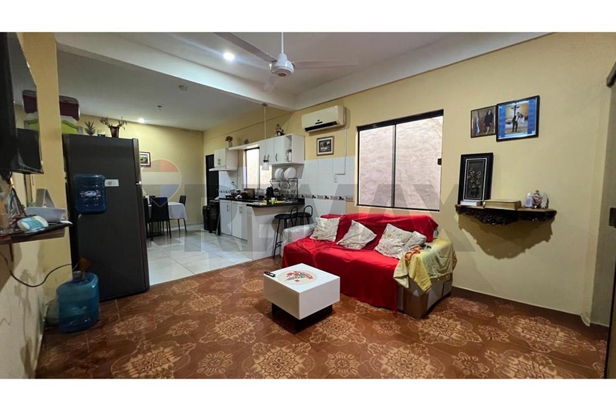 DÚPLEX EN ESQUINA EN VENTA – LAURELTY, LUQUE — foto 2