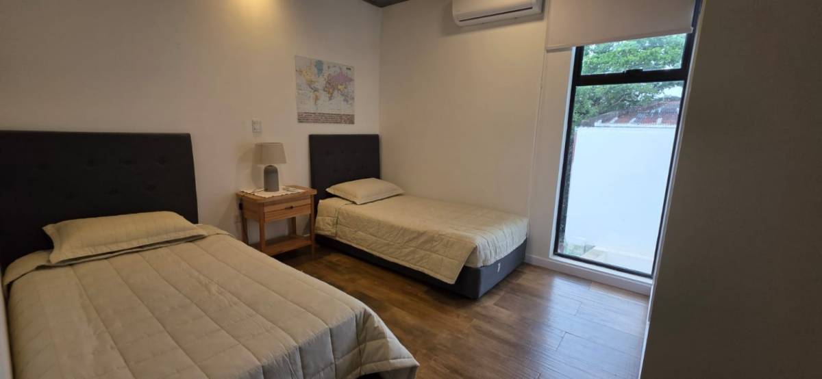 EN VENTA DEPTO 2 DORM AMOBLADO . ID 43308 — foto 2