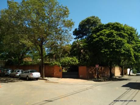 Hermoso Terreno En Importante Esquina - B° Villa Morra - 2.095 M2 (192)