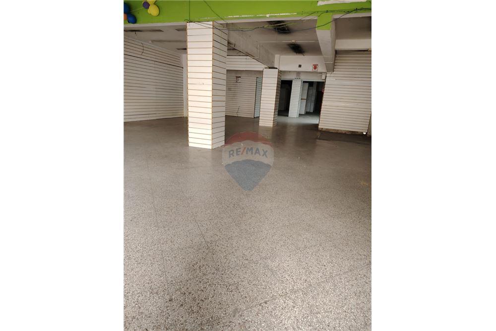 ALQUILER DE AMPLIO LOCAL COMERCIAL — foto 3