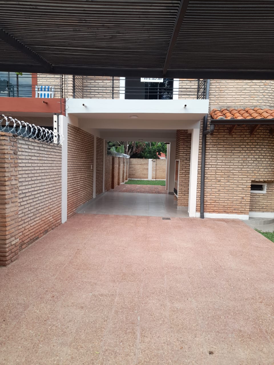 *VENDO DÚPLEX – EXCELENTE UBICACIÓN EN SAN LORENZO* — foto 2
