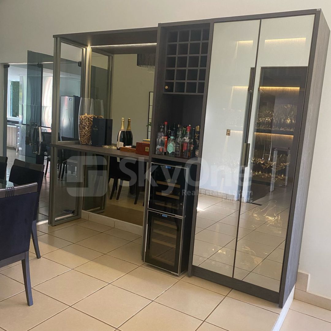 Se vende Residencia en el Paraná Country Club. — foto 3