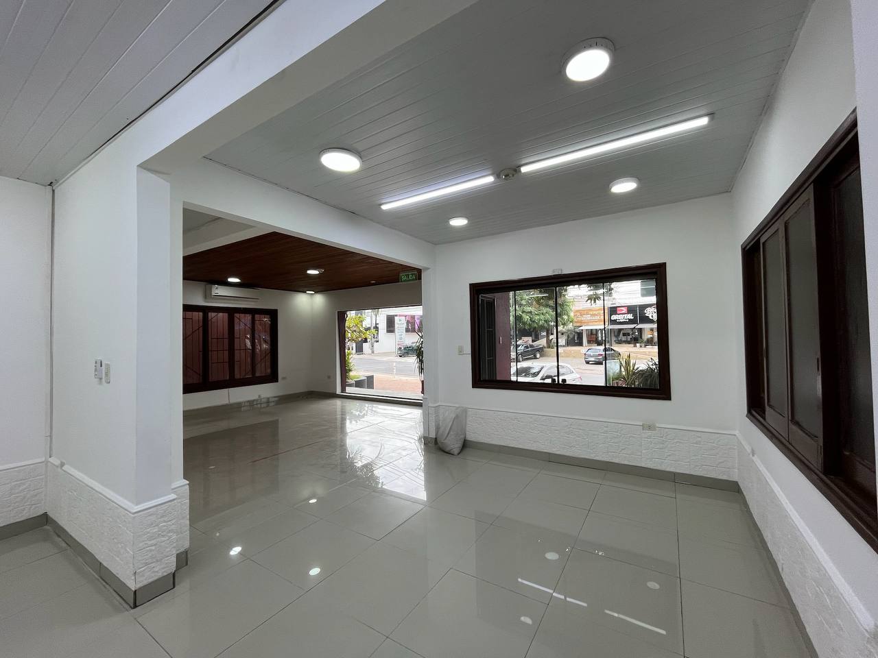 ALQUILO CASA EN PLANTA BAJA PARA OFICINA CON ESTACIONAMIENTO PROPIO — foto 2