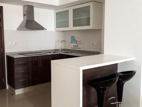 Apto A Estrenar De 2 Dormitorios, Con Muebles, Tres Cruces