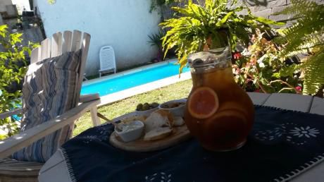 Se Vende En Lagomar Divina Casa Con Piscina Y Apto Al Fondo. Para Entrar.