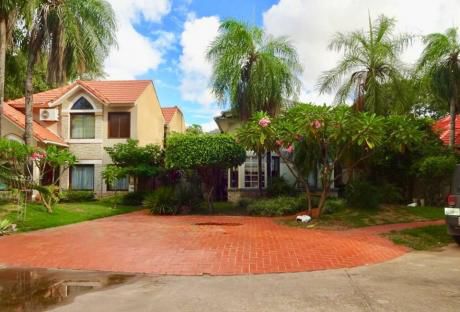 Hermosa Casa En Condominio Privado Z/oeste***