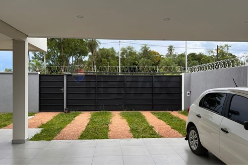 Vendo Residencia Moderna en Caacupe con Piscina — foto 3