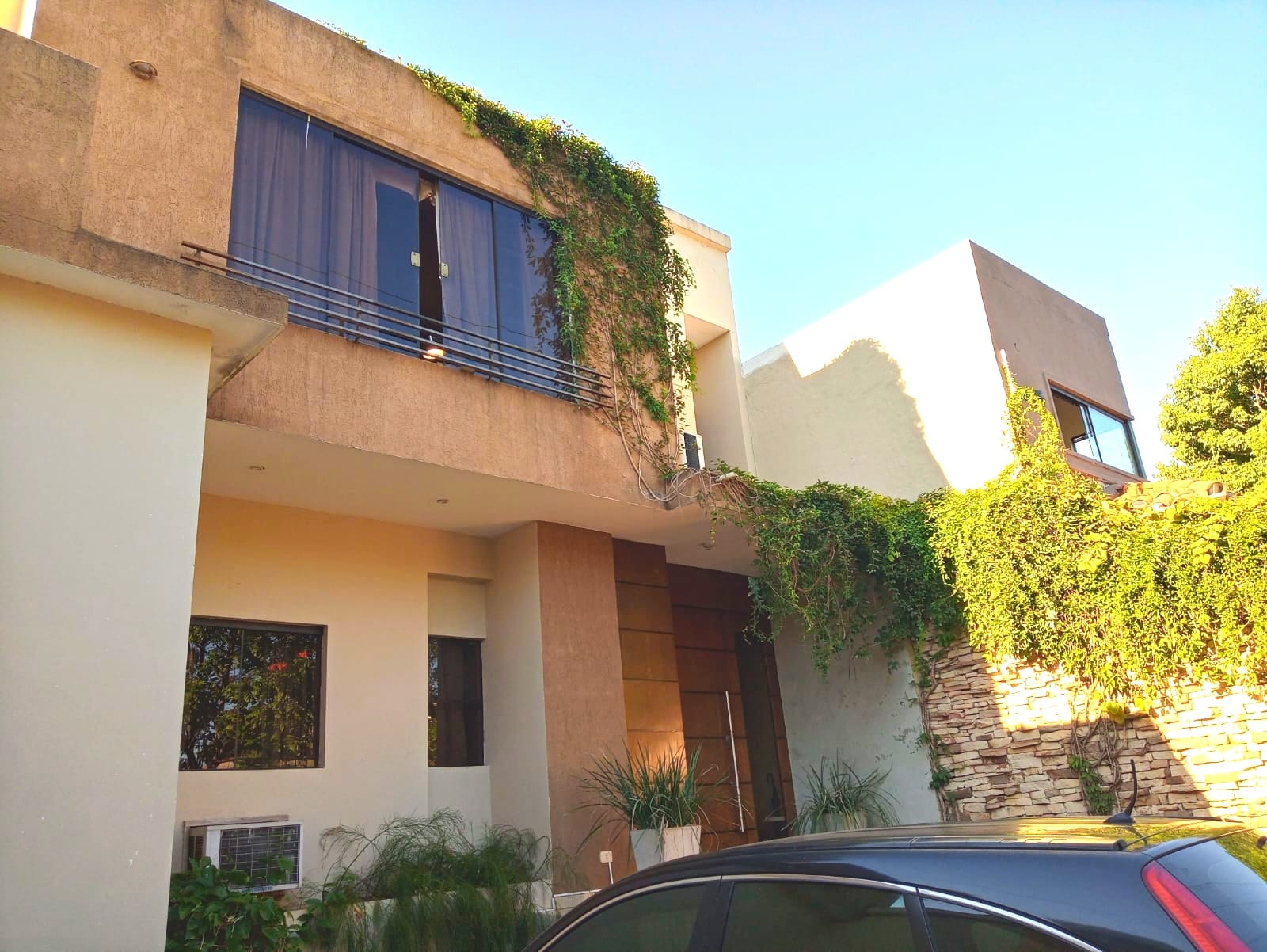 Casa en alquiler en Villa Morra