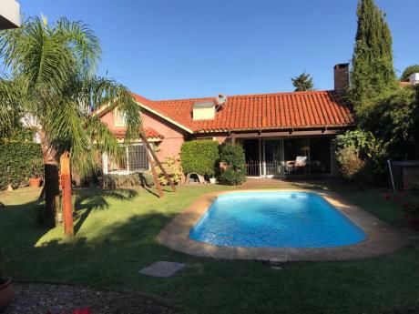 Venta Casa Carrasco 4 Dormitorios Piscina Bungalow