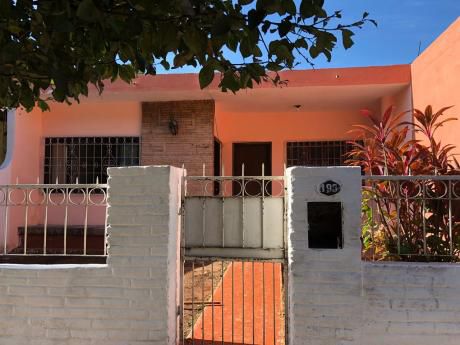 Alquiler De Casa En Luque Con Excelente Ubicación.