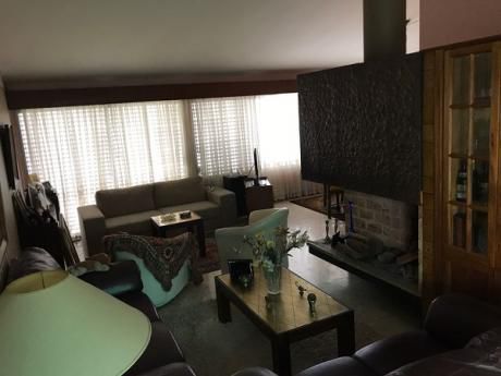 Casa De 4 Dormitorios En Carrasco!