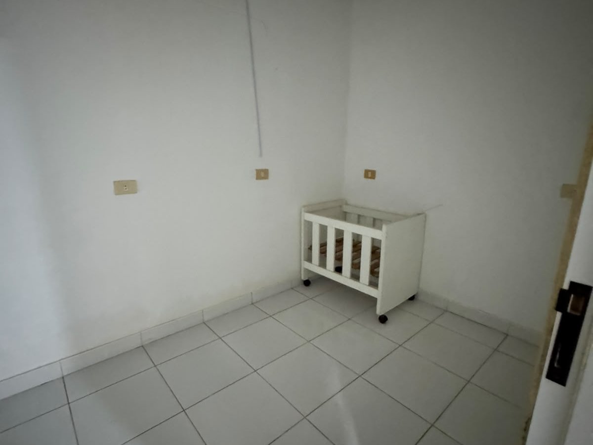ALQUILO SALÓN PARA CLINICA EN LA PALOMA — foto 3