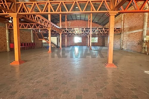 Local comercial en venta en Encarnación — foto 2