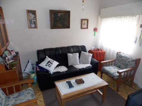 Casa 2 Dorm. - Ph - Por Pasillo Abierto. Con Patio Y Parrillero.