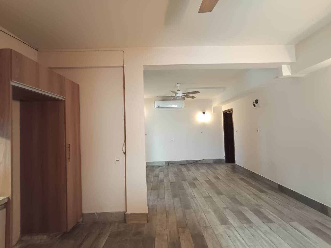 ALQUILO EN LAMBARE DEPARTAMENTO COMODO — foto 3