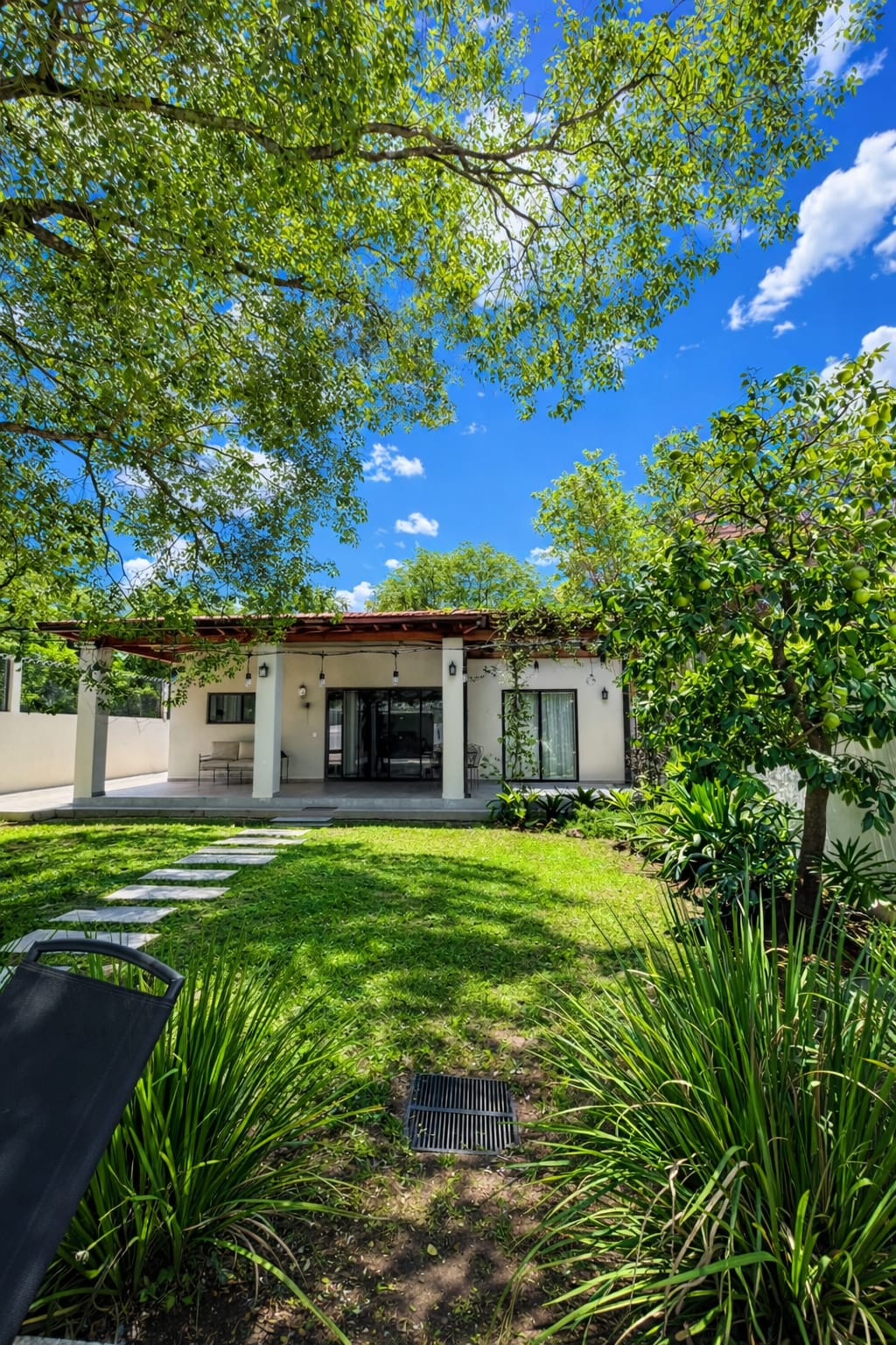 Amplia Residencia en Venta San Bernardino — foto 2