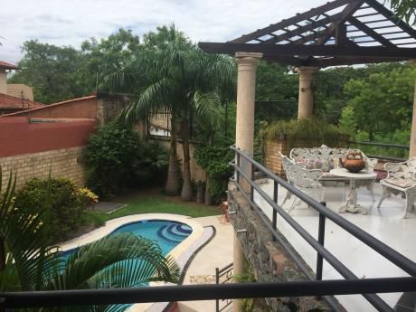 Impecable Residencia En Mburucuya