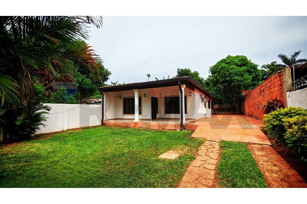 Casa - Alquiler - San Lorenzo, Paraguay — foto 2