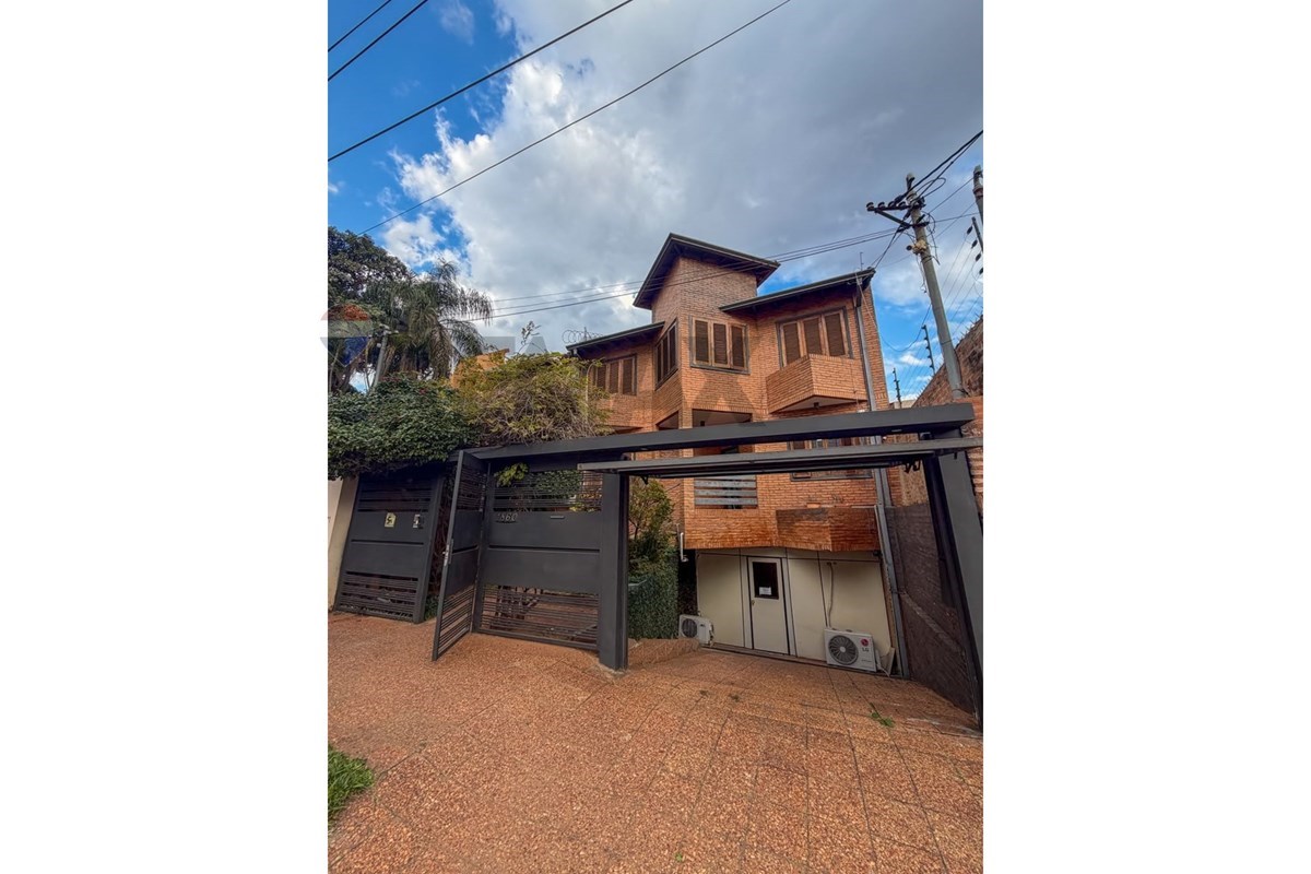Casa en venta en Las Lomas