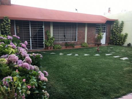 Dueña Alquila Casa Familia O Empresa Buceo $ 55000