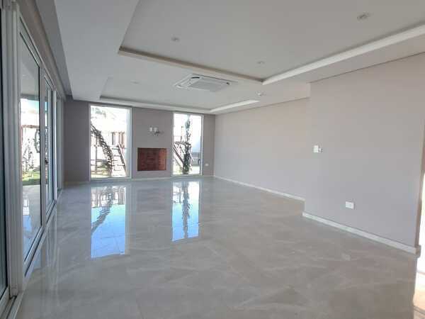 HERMOSA CASA EN ALQUILER EN EL CONDOMINIO CERRADO LEGANZZA!! — foto 2