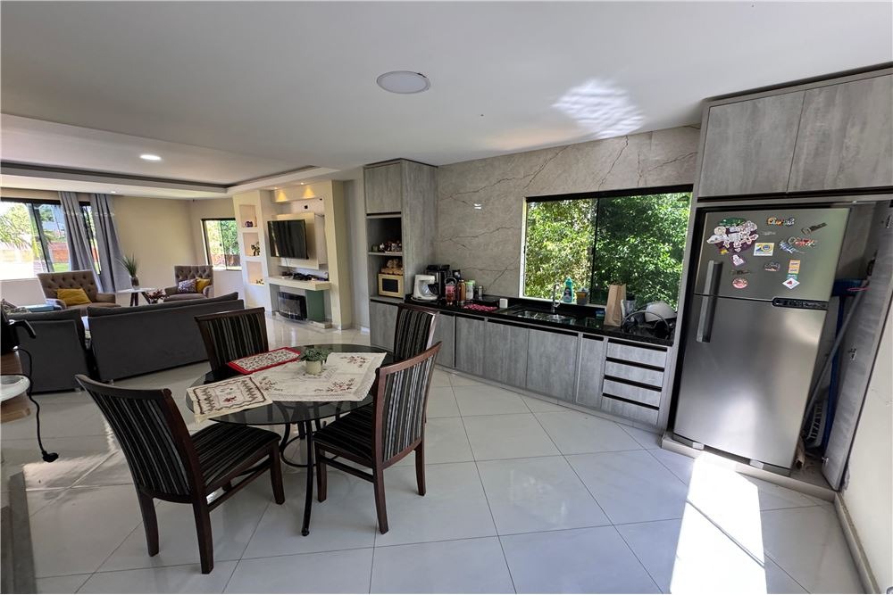 Venta de Lujosa Casa, en ENCARNACIÓN, Itapúa — foto 2