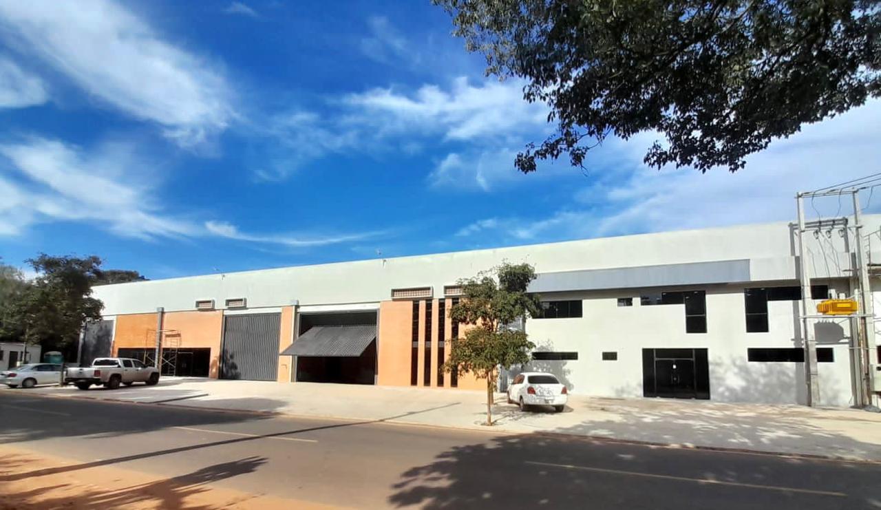 DEPOSITO LUQUE-AREGUA DE 574M2 — foto 3