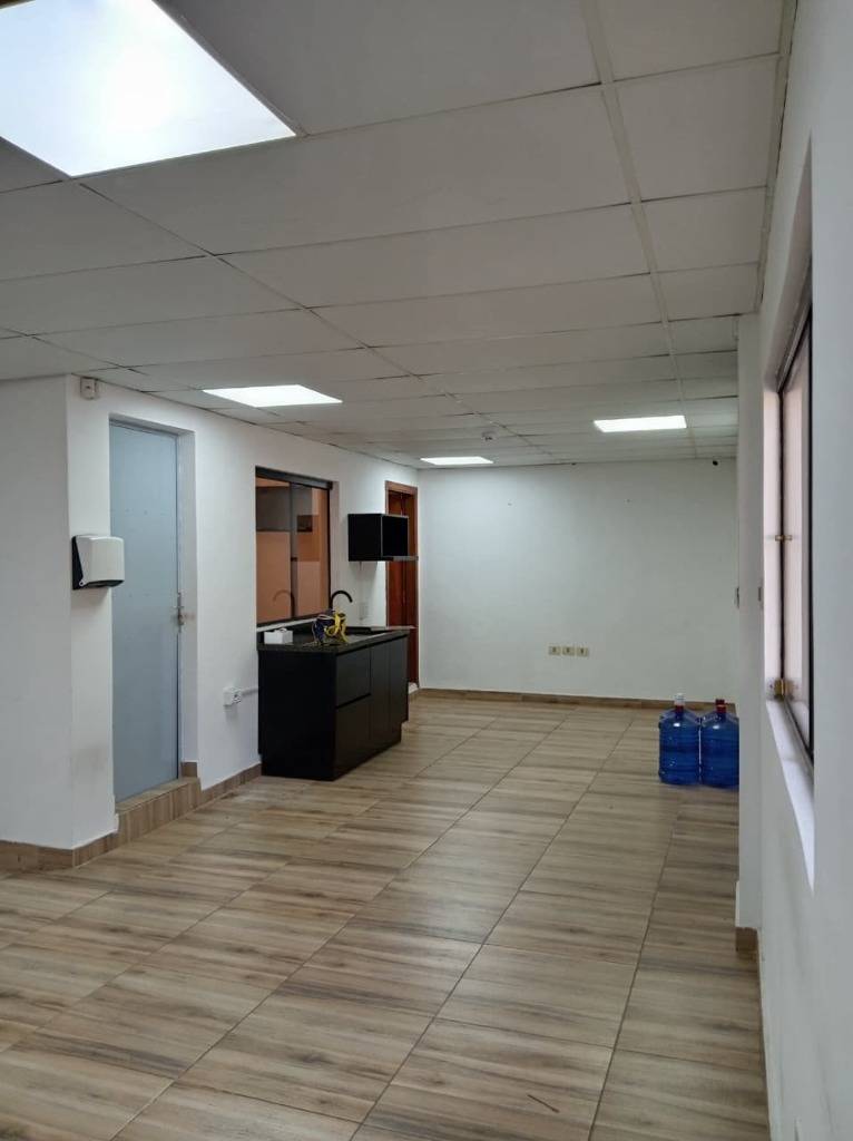 Oficinas en alquiler en Recoleta Asuncion — foto 3