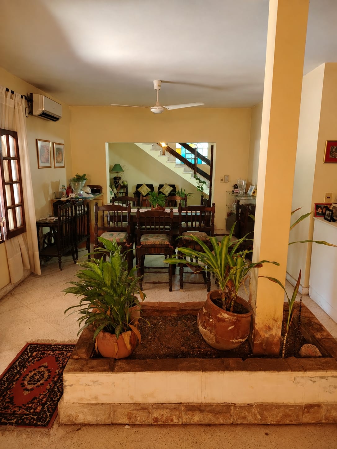 VENDO HERMOSA CASA SOBRE LA AVDA. PERÓN (Asunción) — foto 3